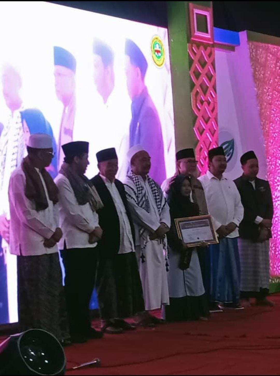 Zulhas Berikan Hadiah Umroh dan Bantuan untuk Ponpes SAQA: Apresiasi untuk Para Guru dan Santri Berprestasi
