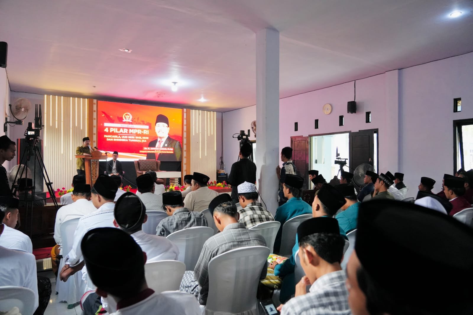 Di Tengah Derasnya Polarisasi, STAI Nurul Qadim Tegaskan Harmoni Pancasila dan Islam Lewat Seminar Nasional