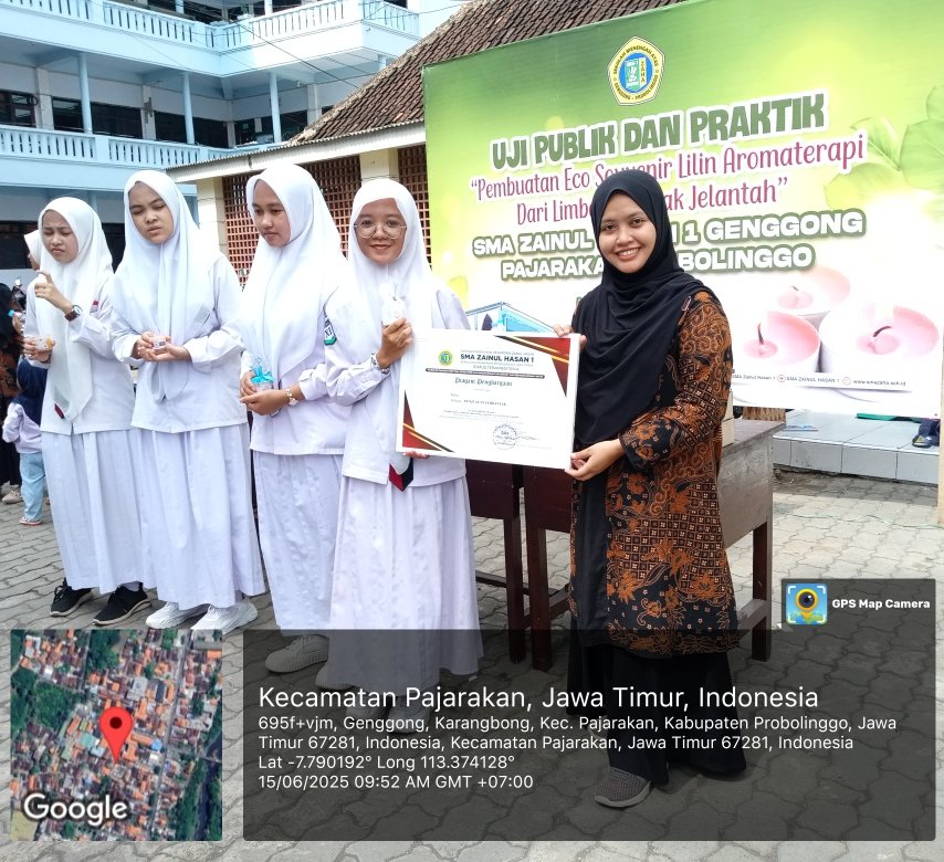 Eco Souvenir dari Santriwati SMA Zainul Hasan 1 Genggong: Lilin Aromaterapi Ini Terbuat dari Minyak Bekas
