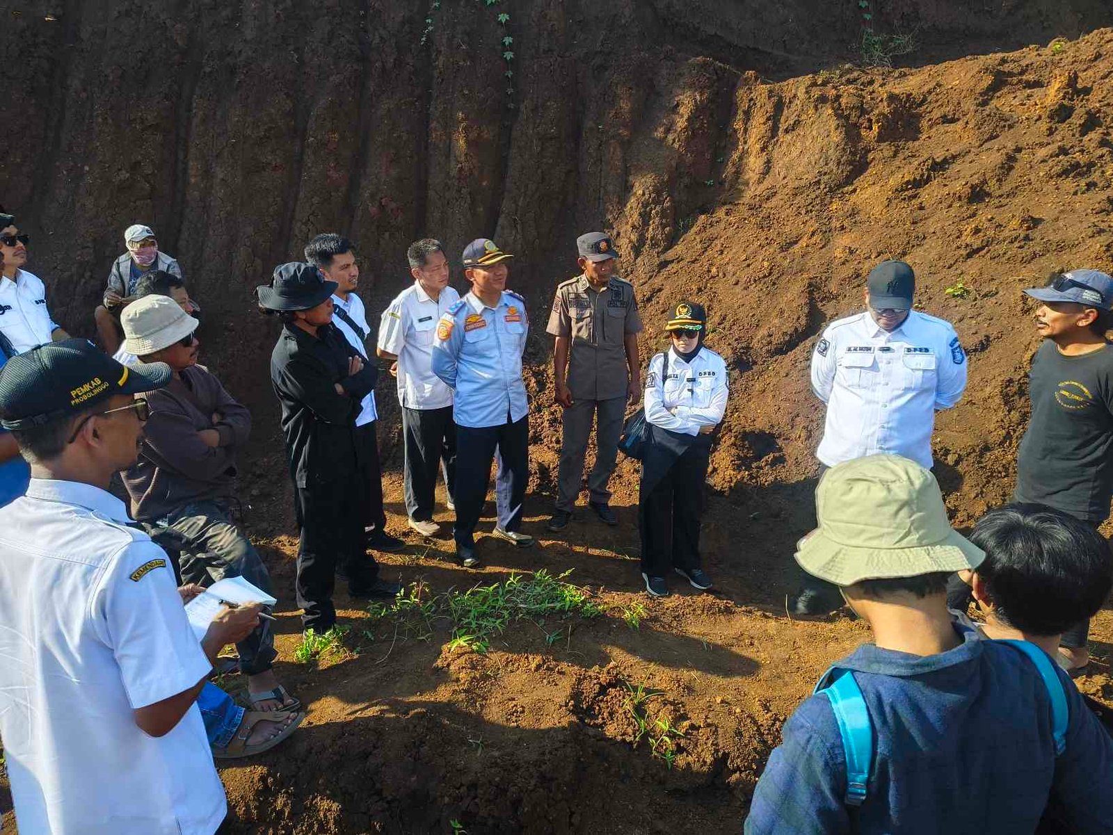 komisi III kabupaten Probolinggo lakukan monitoring aktifitas tambang di desa brabe