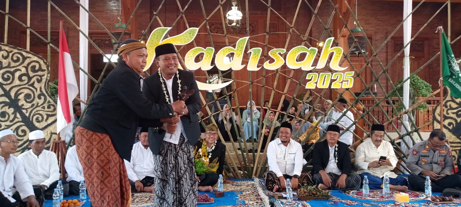 Dari Hasil Bumi hingga Ronjengan: Kadisah Krejengan Pikat Perhatian Pejabat dan Warga