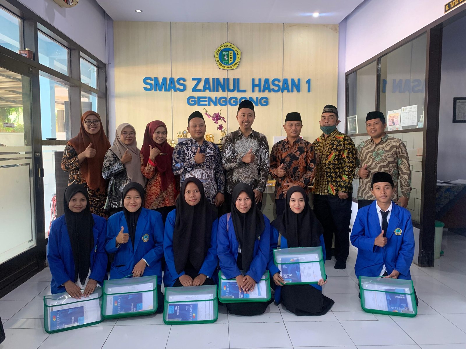 PPLK UNZAH di SMA ZAHA 1 Genggong, Mr. Bogel Ajak Mahasiswa Hadapi Dunia Nyata Pendidikan