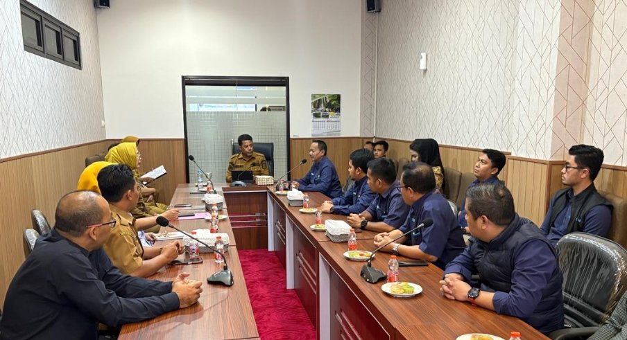 PLN dan Pemkab Probolinggo Duduk Satu Meja, Ivan Kadin Dampingi Penandatanganan Kesepakatan