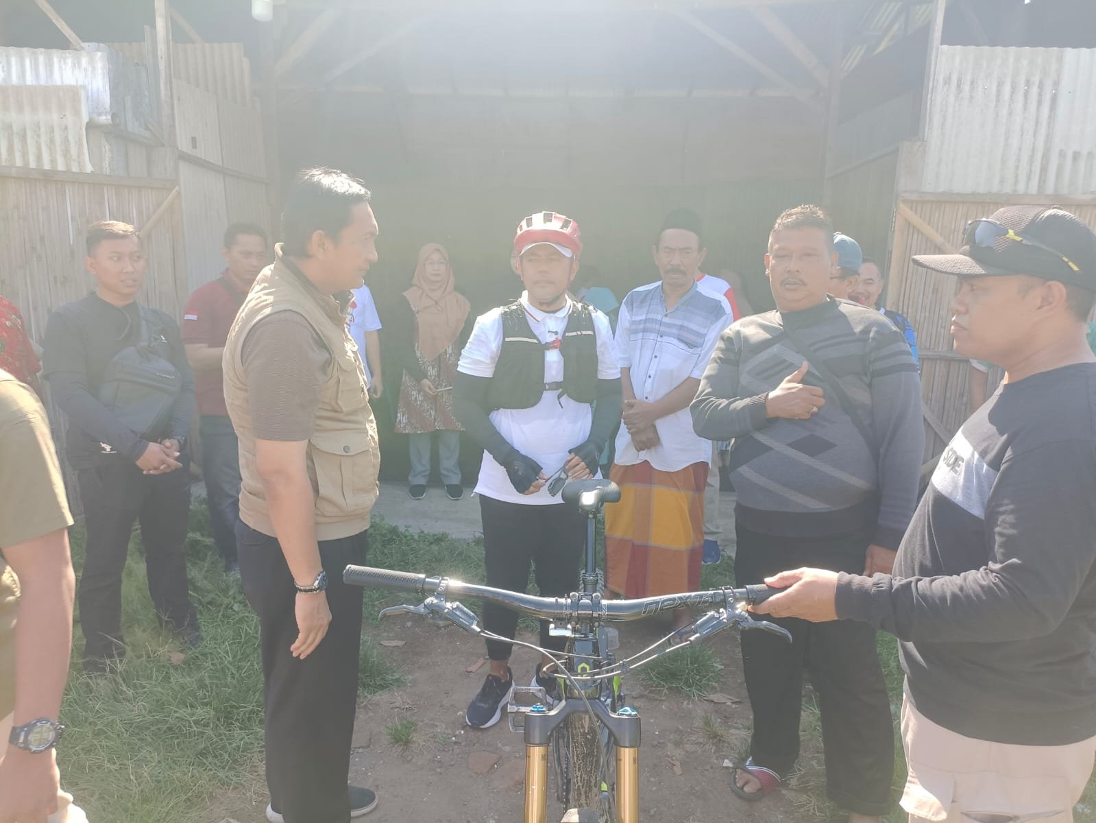 Apresiasi Pemerintah Daerah, Bupati Probolinggo Hadiri Markas PKL Gelora Merdeka SAE