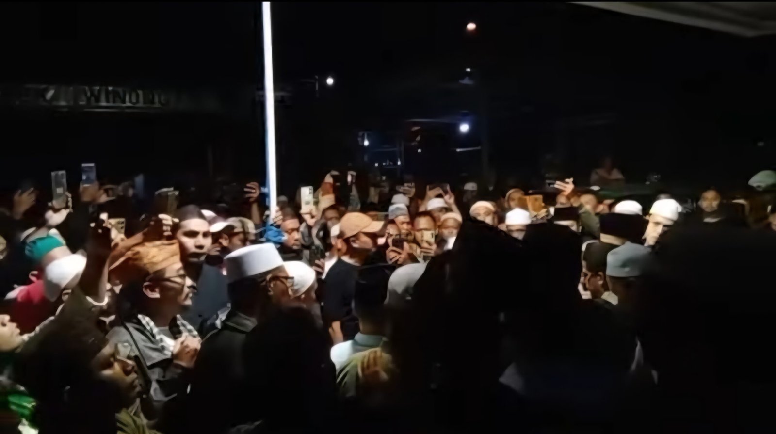Bupati Pasuruan Kutuk Pembongkaran Makam Anarkis, Forkopimda Turun Tangan