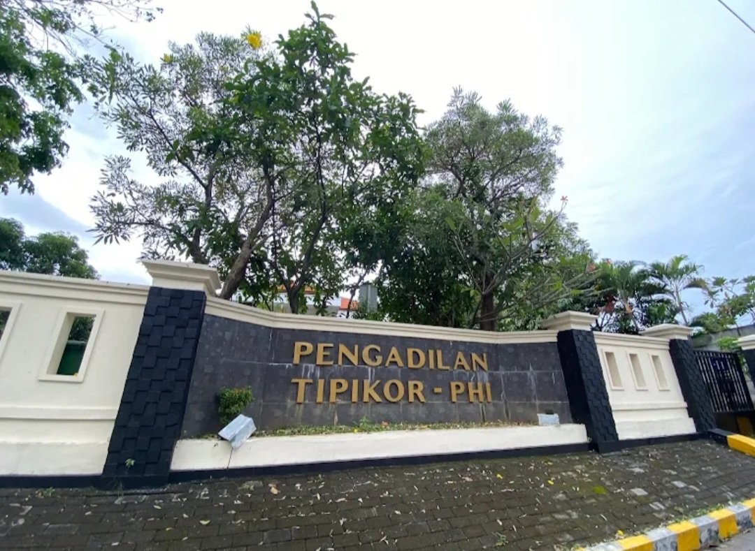 Bendahara SMP Islam Ulul Albab Dituntut 4,5 Tahun Penjara