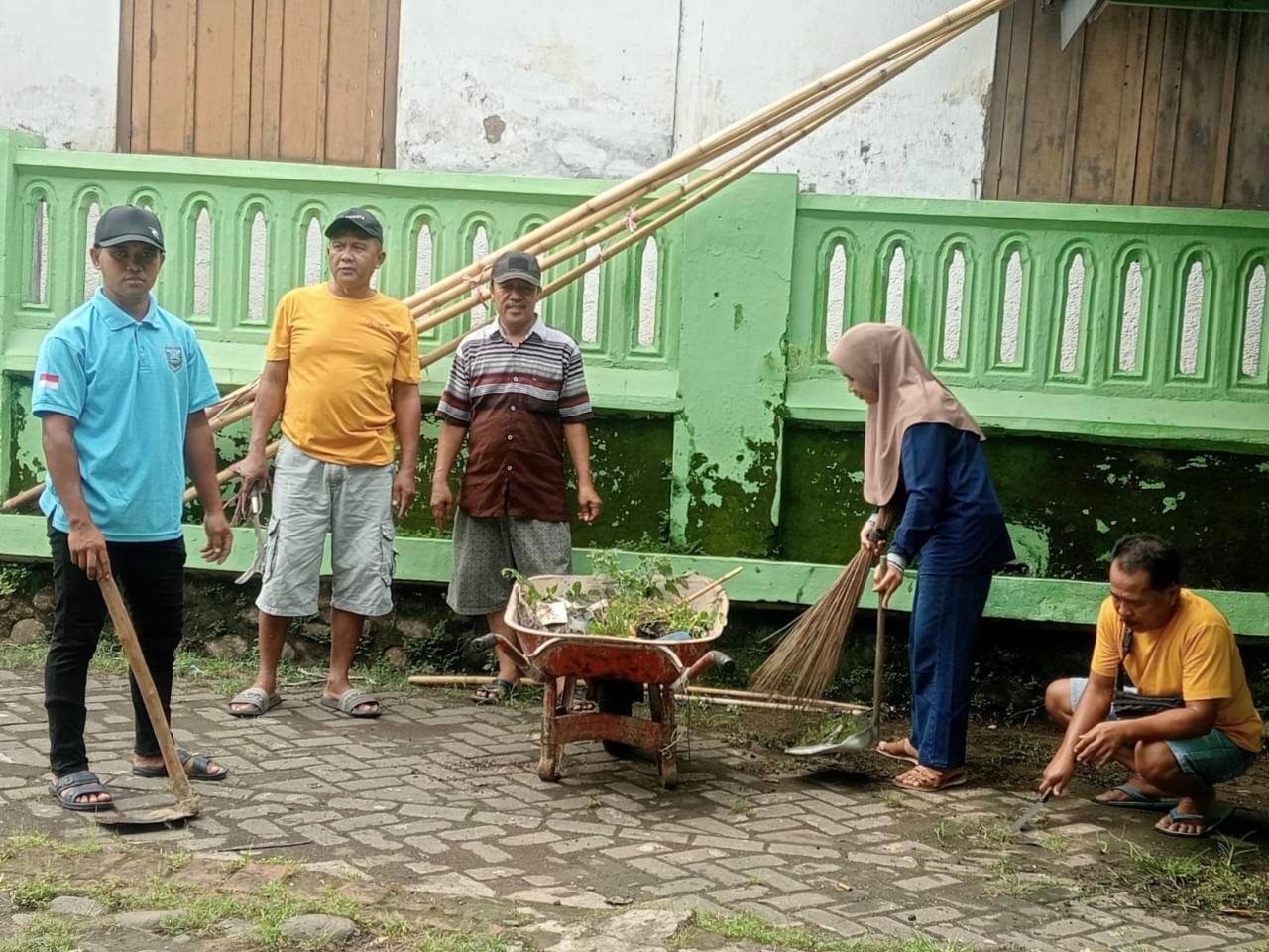 PEMERINTAH DESA WANGKAL GELAR GLADI BERSIH RUTIN SETIAP DUA MINGGU SEKALI