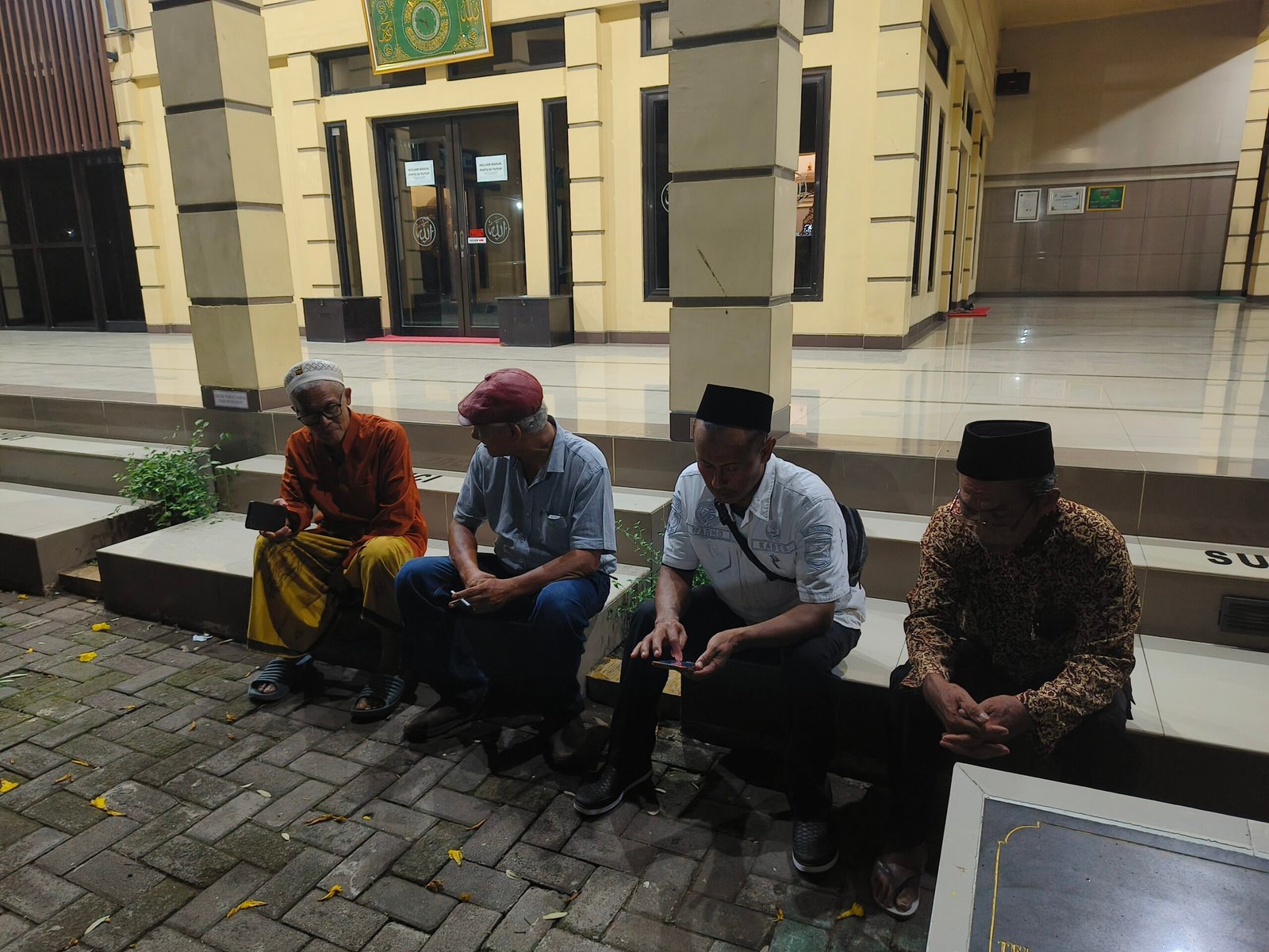 Kades Tiris dan Aliansi L3GAM Dampingi Orang Tua Korban Laporkan Dugaan Pembunuhan