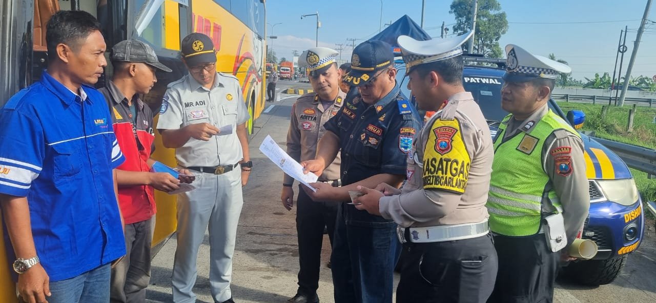 Operasi Keselamatan Semeru 2026, Dishub Probolinggo Fokus Uji Kelaikan Kendaraan di Jalur Pantura Leces