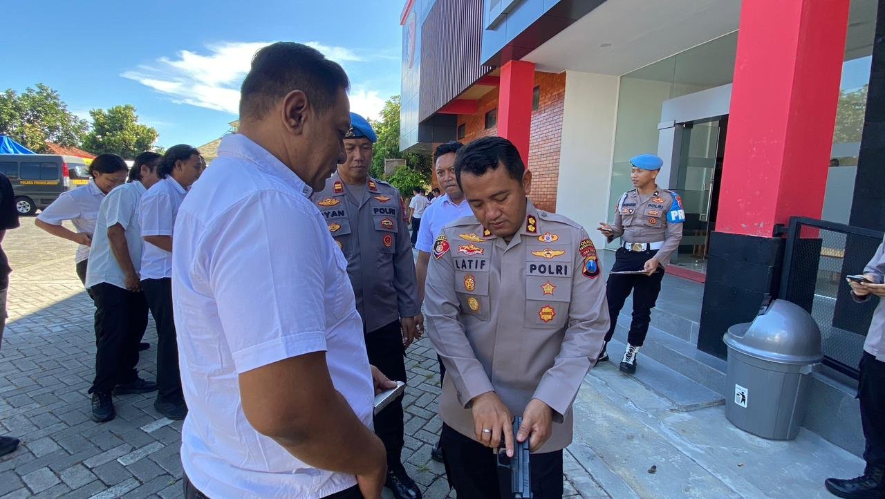 Komitmen Integritas, Satreskrim Polres Probolinggo Rutin Gelar Tes Urine dan Pengecekan Senpi
