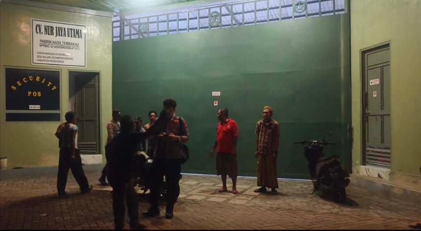 Warga Geruduk Dugaan Pabrik Rokok Ilegal di Desa Bulang, Gending Probolinggo