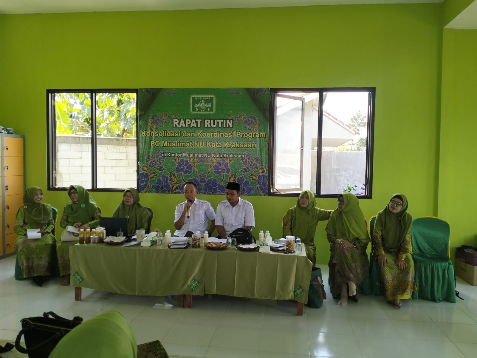 Perkuat Sinergi, PC Muslimat NU Kraksaan Gelar Rapat Koordinasi Rutin Program Kerja dengan LPBH PCNU Kraksaan